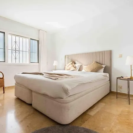 Penthouse-apartment Zum Wohlfuehlen דירה אסטפונה